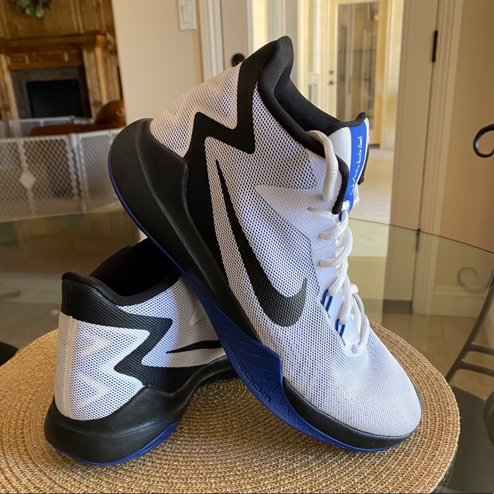 EUC Nike Zoom Basketball Men’s 7.5 Women’s 9